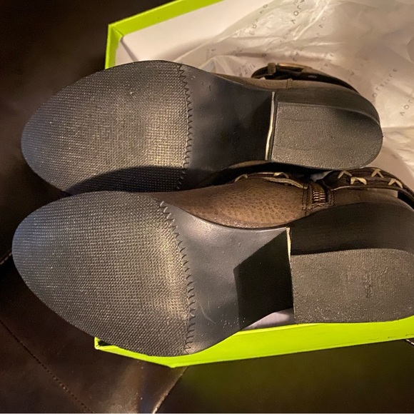 VERY VOLATILE Western Booties (Real Leather) Size 6 - Picture 2 of 5